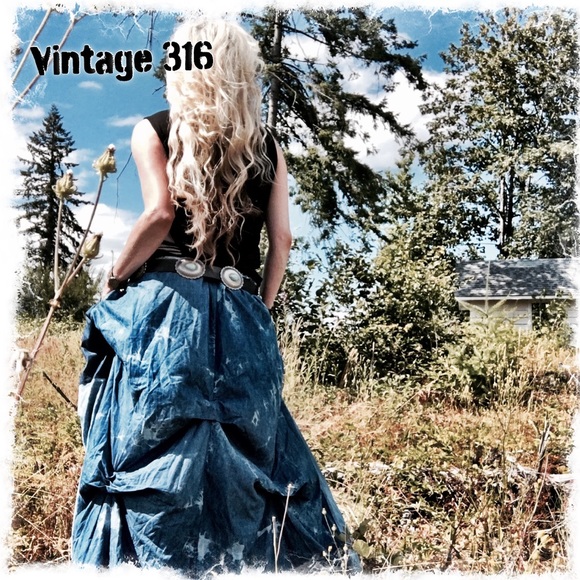 Last One - Genuine Leather Black Concho Belt - Picture 4 of 8